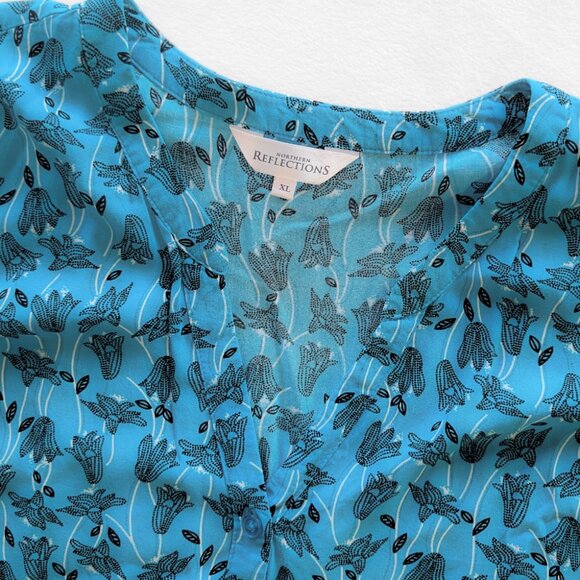 Northern Reflections Blue Floral Button-Up Sleeveless Blouse [XL] - Picture 6 of 7
